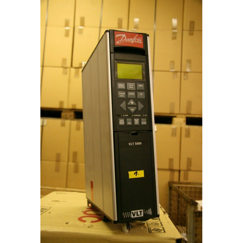 Frequency Inverter Danfoss VLT5004P   Type: 175Z0551